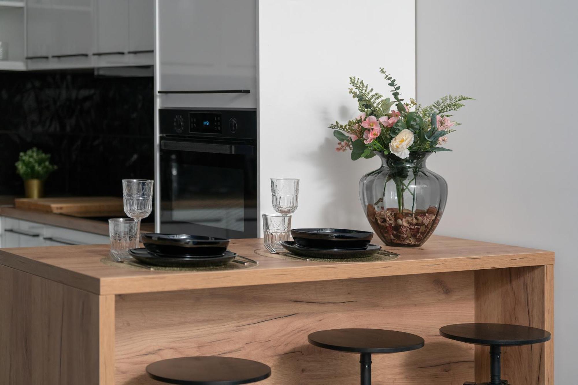 City Center Apartments With Gym & Free Garage Poznan By Noclegi Renters Buitenkant foto