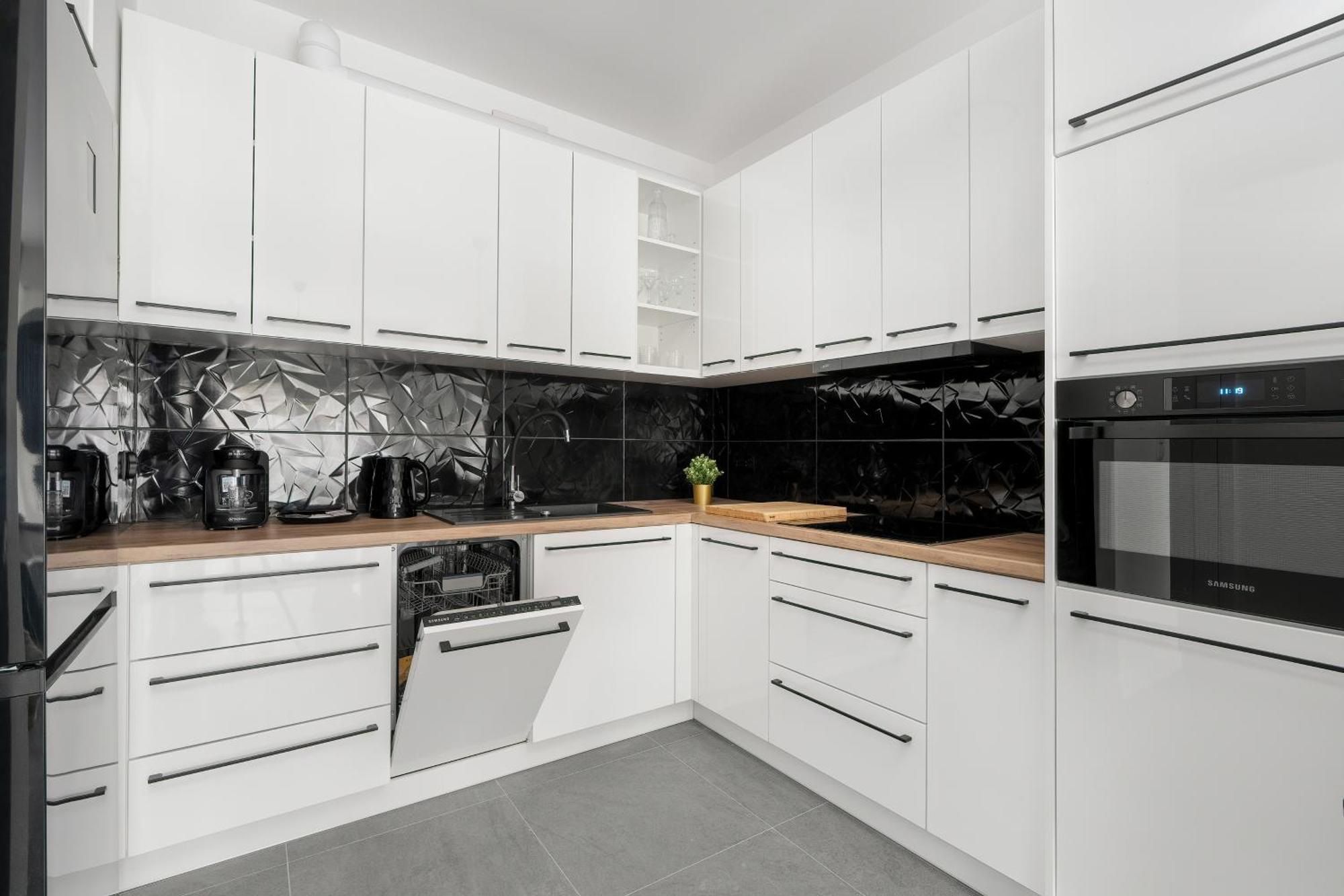 City Center Apartments With Gym & Free Garage Poznan By Noclegi Renters Buitenkant foto