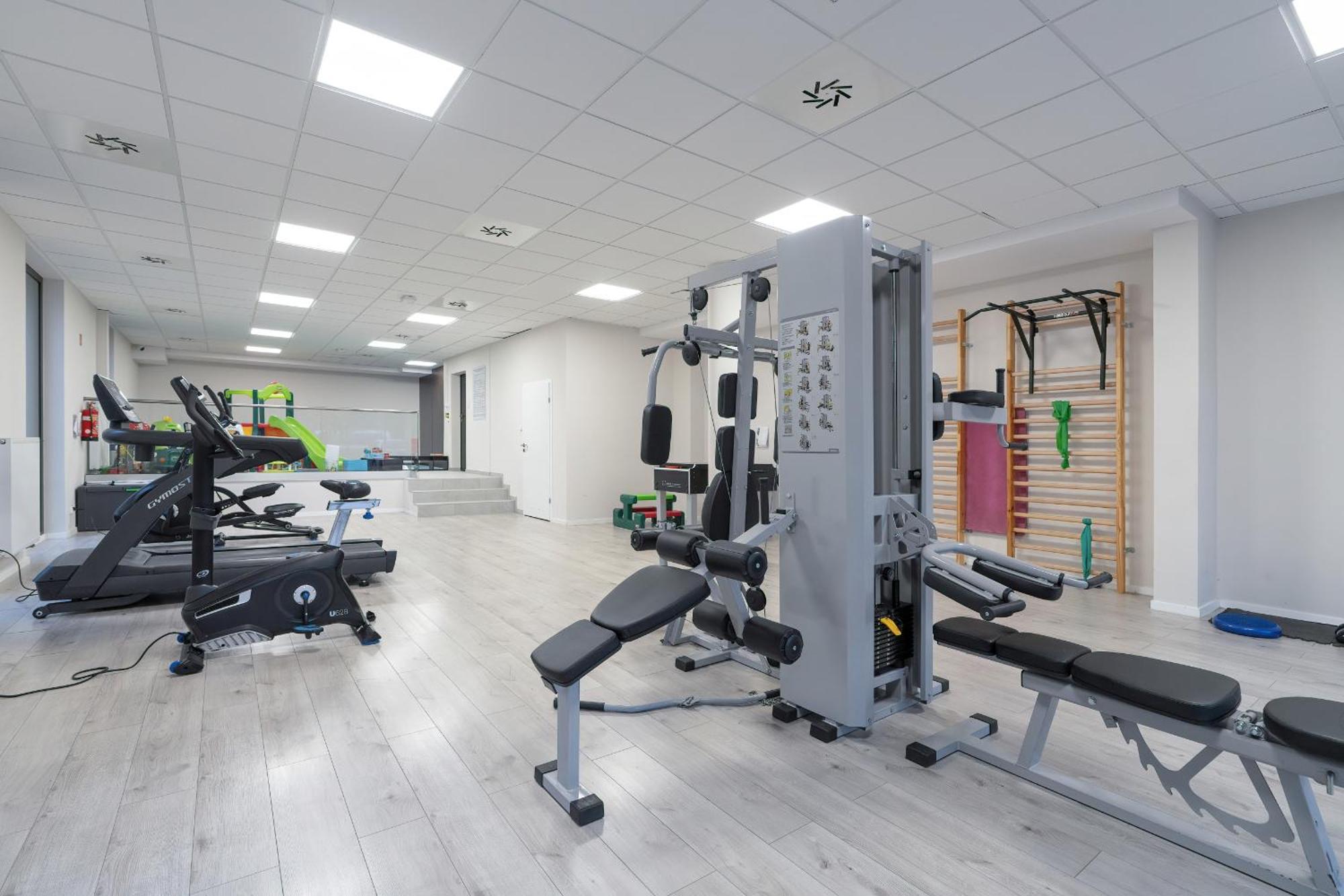 City Center Apartments With Gym & Free Garage Poznan By Noclegi Renters Buitenkant foto